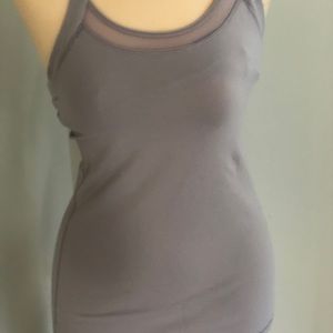 Lululemon gray mesh top with shelf bra, sz 4
